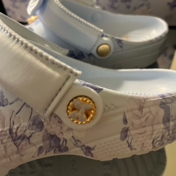 Love Shack Fancy Crocs - Picture 16 of 16